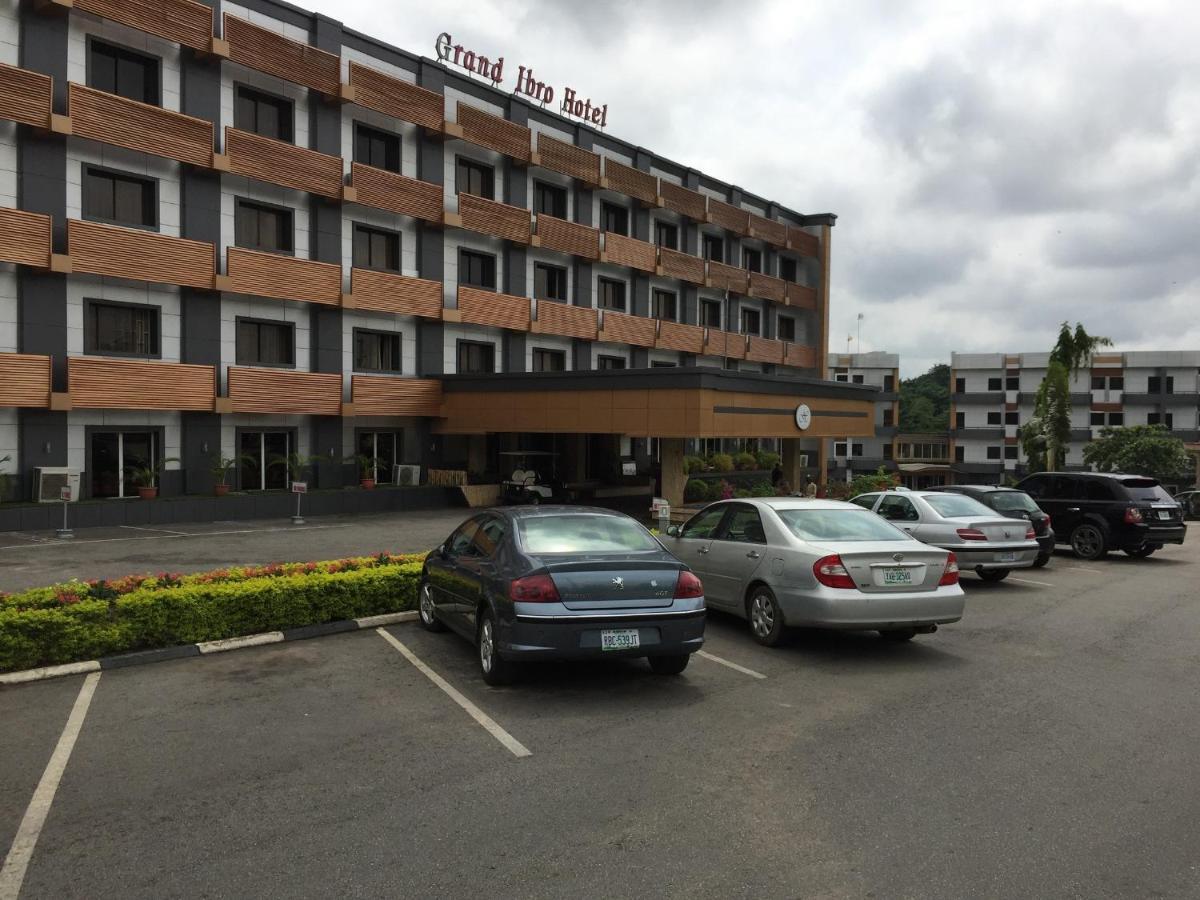 Room In Lodge - Grand Ibro Hotel Abuja Jabi Exterior photo